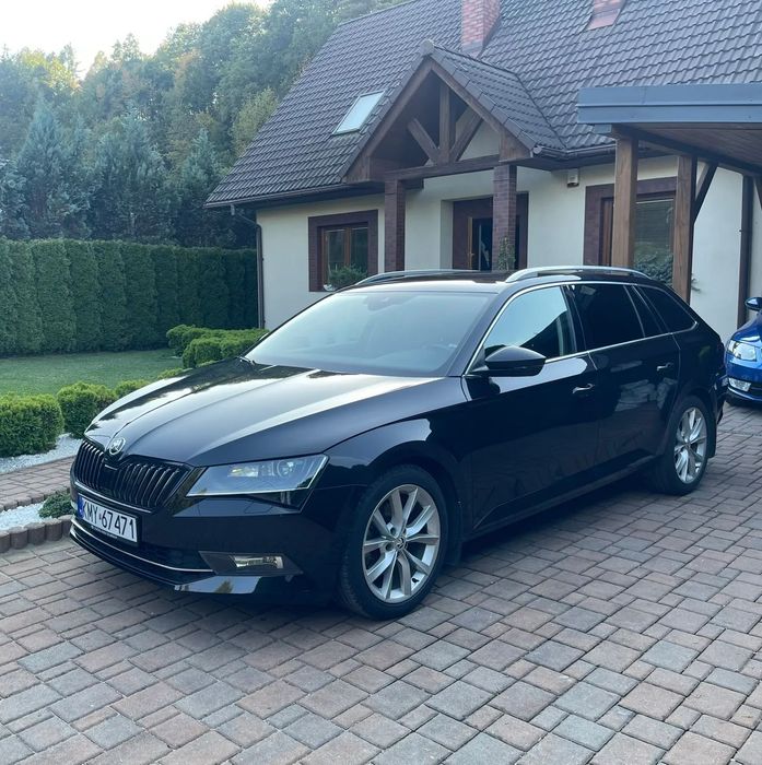Skoda Superb Bogata wersja,Oświetlenie Ambient,AppleCar,Bardzo zadbany egzemplarz