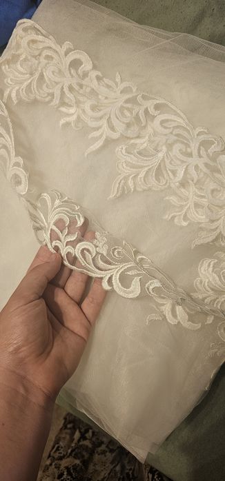 Suknia ślubna 48-50 r. Królewski atlas + welon