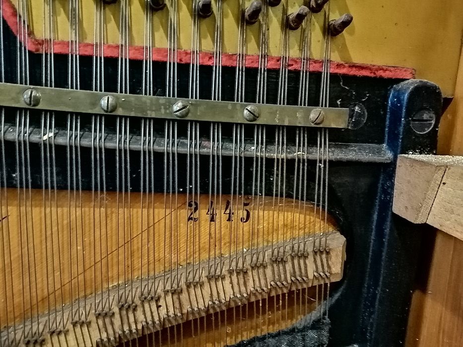 "Антикварне піаніно 1890 р. А. Schuch & Co. (робоче)"