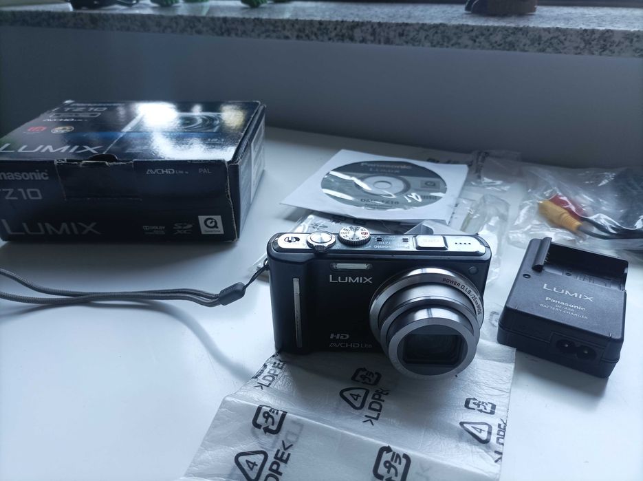 Máquina Fotográfica Panasonic Lumix TZ-10