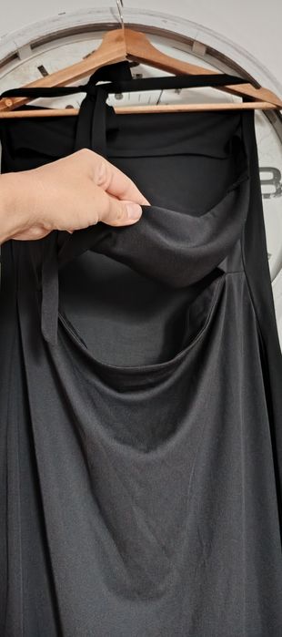 Czarna, długa, wiązana sukienka Even&Odd XL