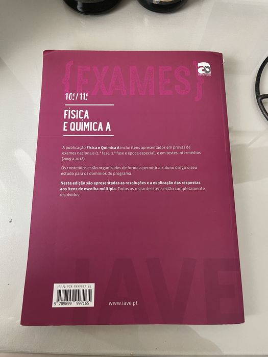 Livro física e química A IAVE exames 2009 a 2018
