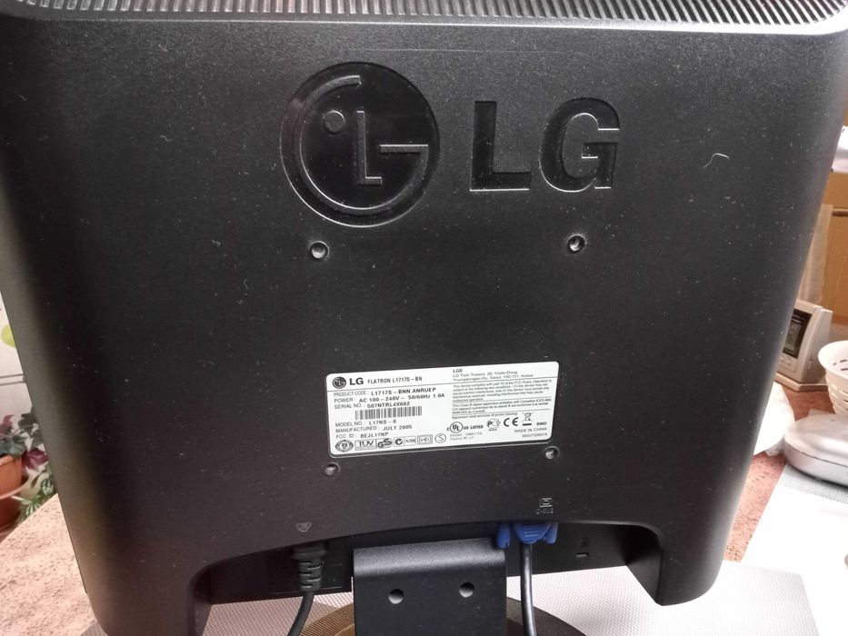 Продам монитор LG FLATRON L1717S-BN 17 дюймов
