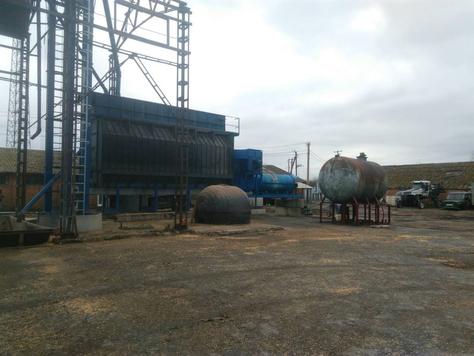 Продам промислову територію ( зерно тік)