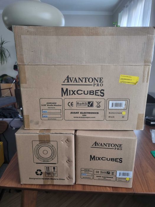 Monitory studyjne do mixu Avantone Mixcube Creme