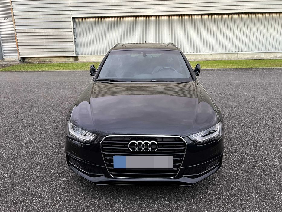 Audi A4 Avant 2.0TDI 177CV Full S-Line (Interior/Exterior)