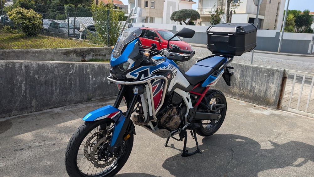 África Twin Tricolor 2023