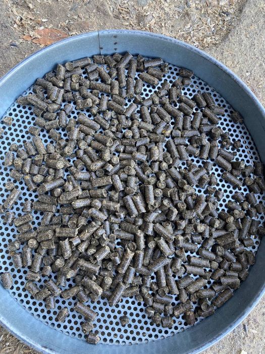 Продам пелету з лузги та відходів соняшника!