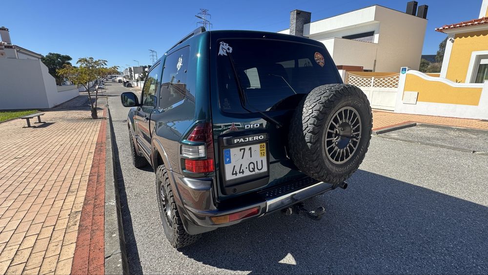 Vendo Mitsubishi Pajero 3.2 DI-D de 3 portas, caixa automática, Dez2000 — photo 2