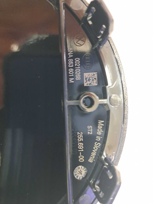 Емблема Фольцваген Тігуан 2 під радар 5NA853601M