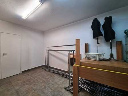 Do wynajęcia lokal handlowo - usługowy obok Rynku Maślanego