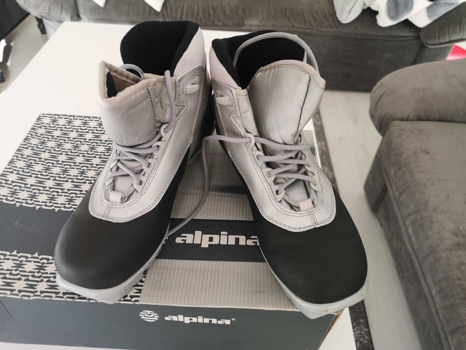 Buty damskie do nart biegowych