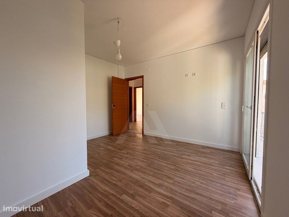 Moradia T4 em Mina de Água, Amadora