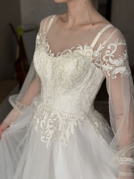 Весільна сукня айворі