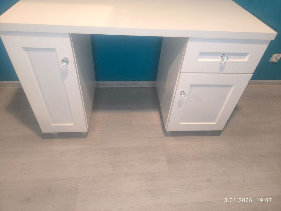 Sprzedam biurko białe