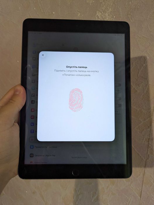 iPad 9 на 64gb гарний стан