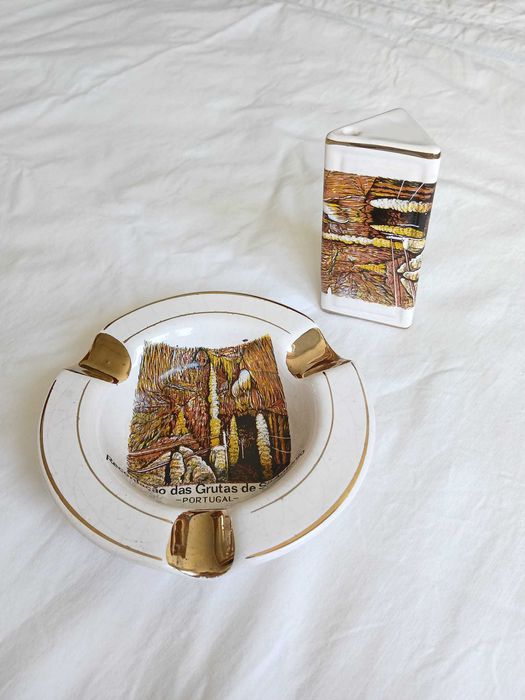 8 cinzeiros antigos e 1 paliteiro, a partir de