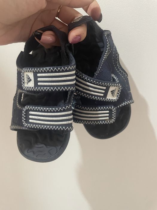 Klapeczki Adidas 22-23