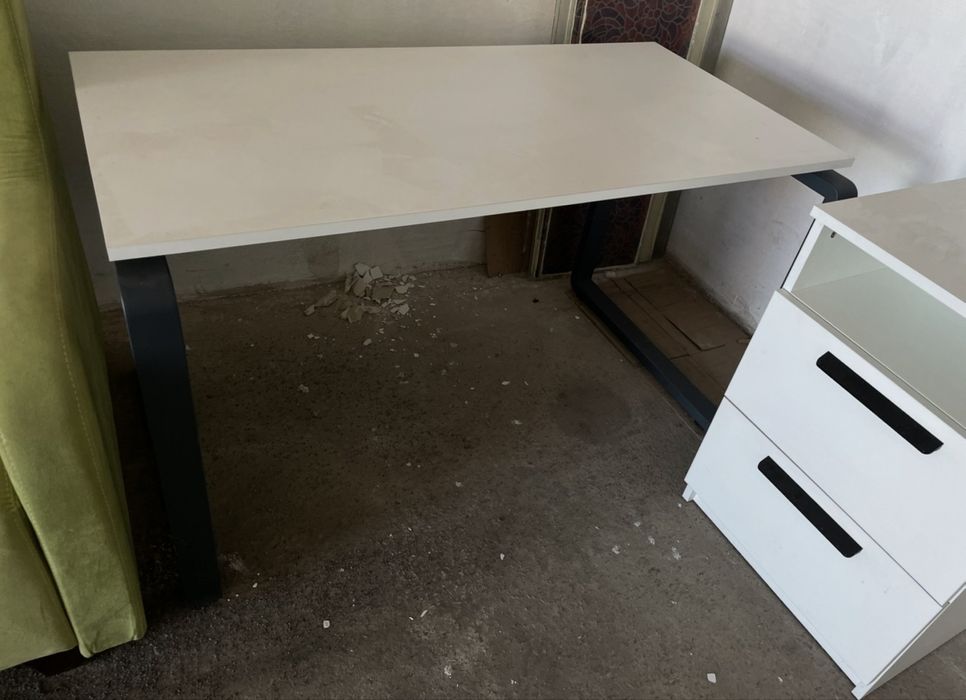 Комплект з 2 столів з тумбою офісу , вартість 11800 грн