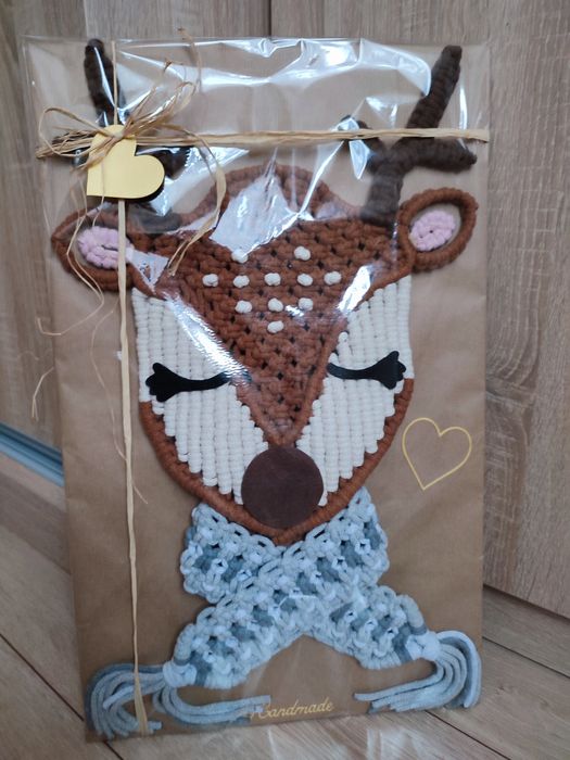 Zimowy renifer jelonek zawieszka dekoracja makrama szary szalik