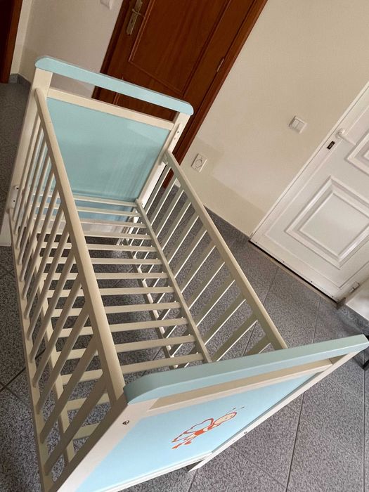 Berço/Cama de Grades Branco e Azul