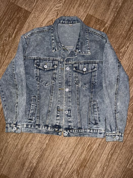 Джинсова куртка жіноча