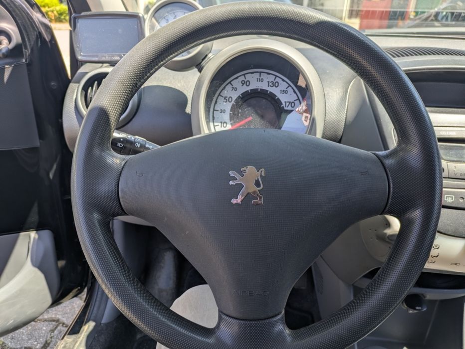 Peugeot 107 caixa automática