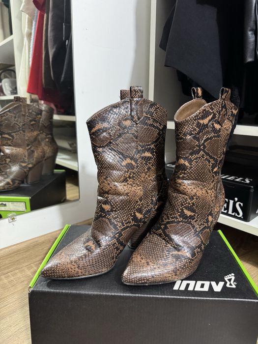 Черевики казаки зміїний принт