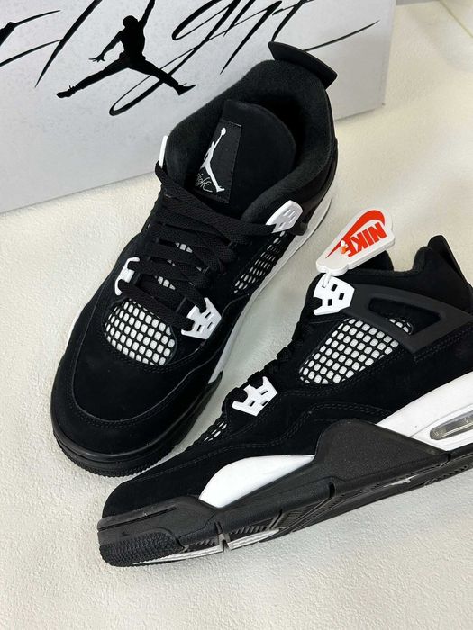 Buty Air Jordan 4 Retro White Thunder R.38