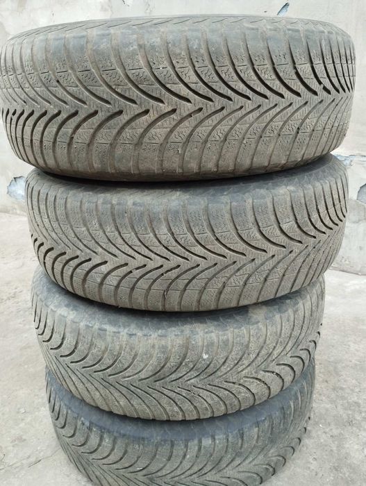 Продам резину б/у с дисками