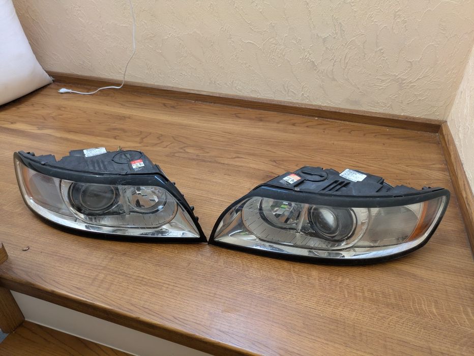 Фара ліва права 307022819 31265711 xenon Volvo C30 C30 r