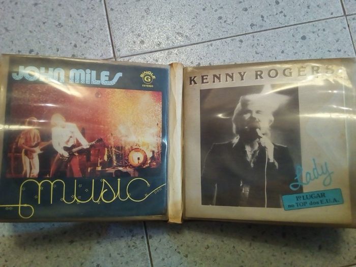 Álbum com 35 singles em vinil