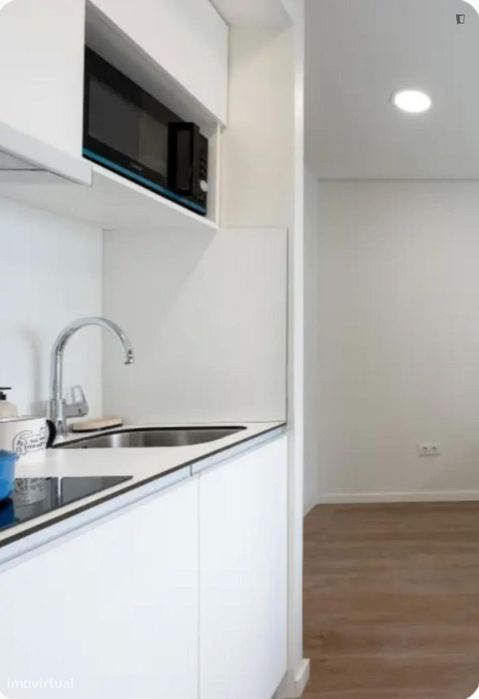 Estúdio - localizado em Olaias Lisbon