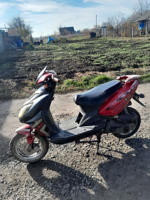 Продаю скутер погано заводиться