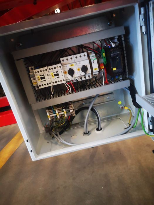 Szafa sterownicza sterowanie napedem z falownikiem regulacja obrotow