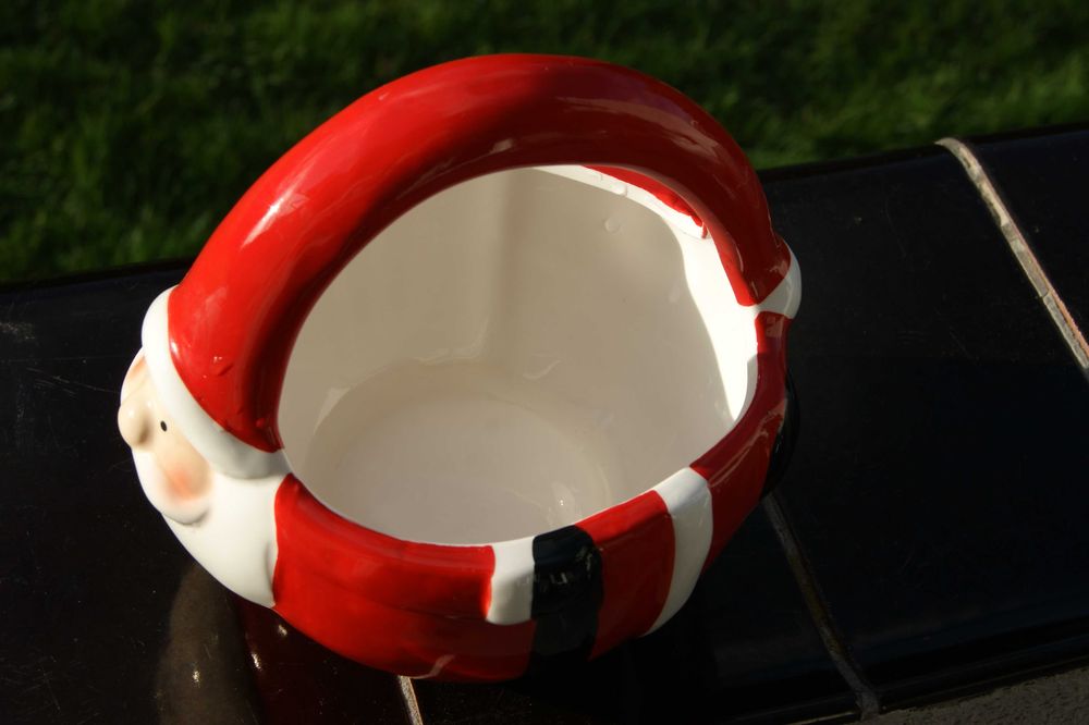 Święty Mikołaj-porcelanowy świąteczny koszyk-17x17cm