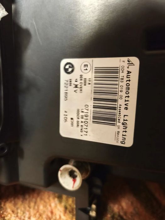 Conjunto de faróis bi-xenon direcional BMW X5 E70 lci