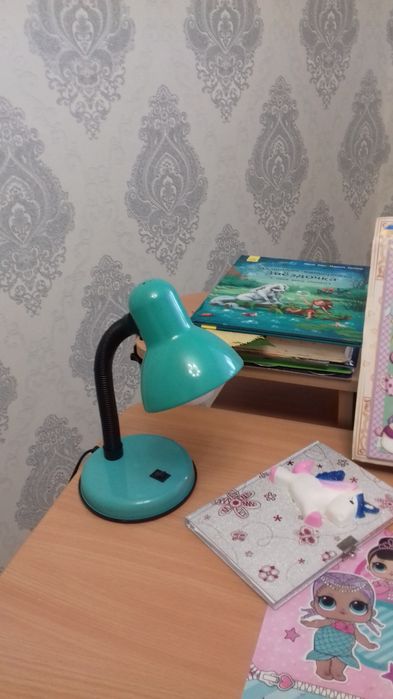 Продам лампу настільну, нова