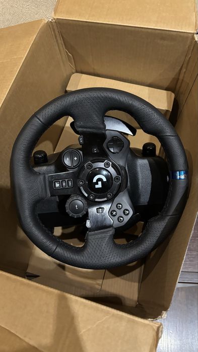 Руль logitech G923 RACING WHEEL