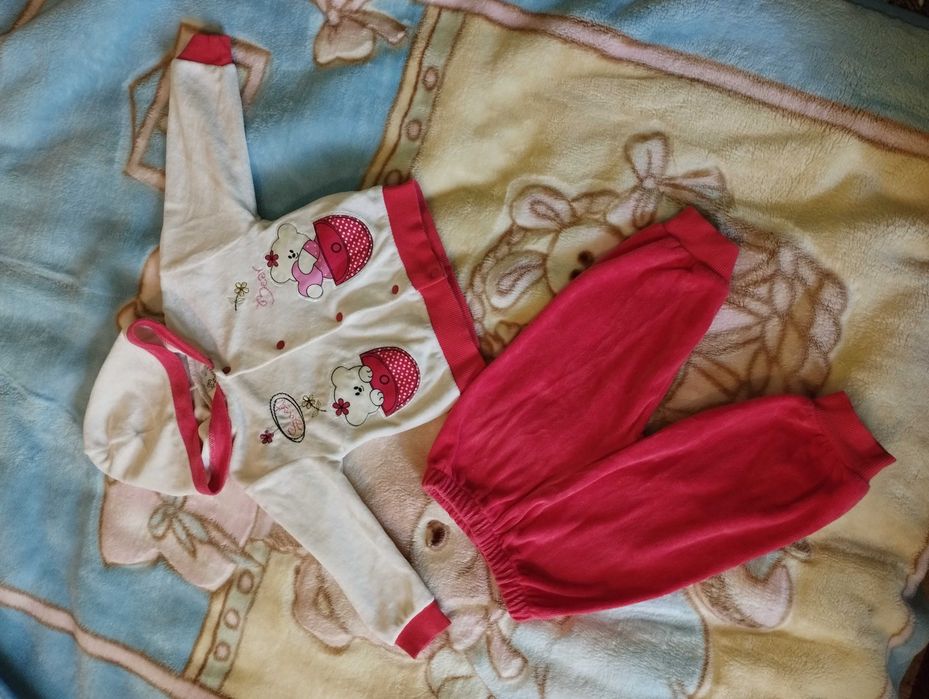Костюм для дівчинки, розмір 80.