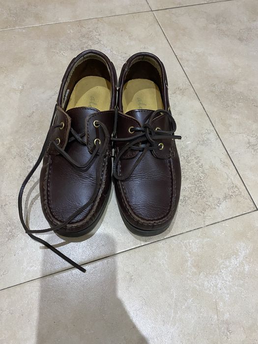 Sapatos vela com atacadores