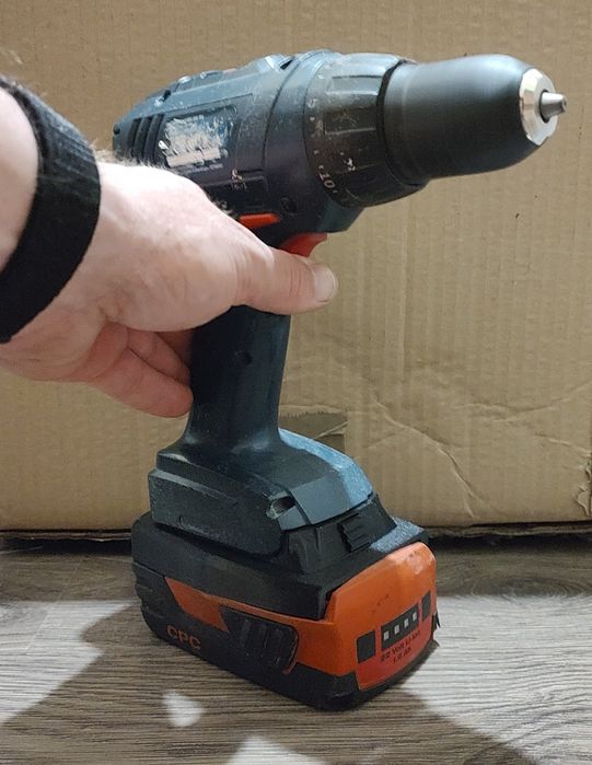 Adapter Bosch Pro GBA, GSR na baterie Hilti B22