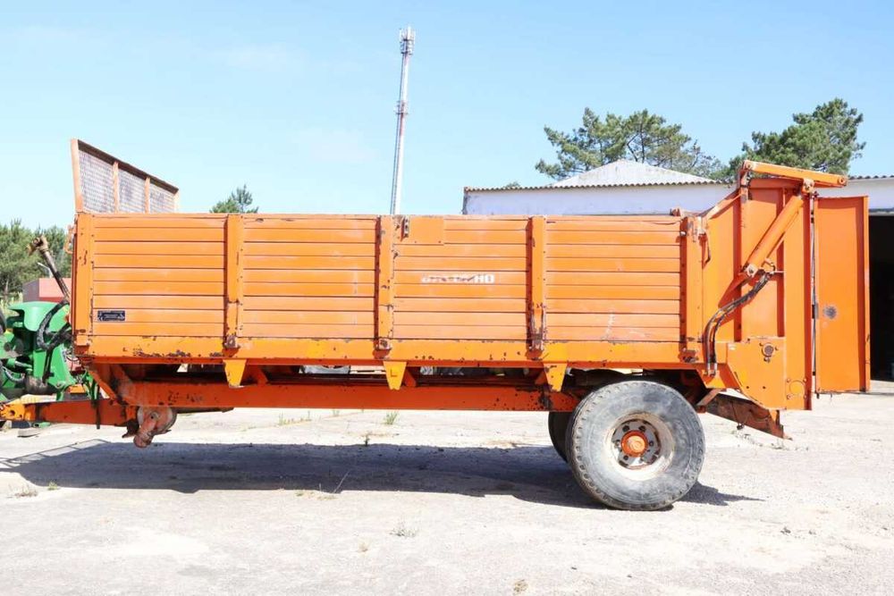 Reboque espalhador de estrume Galucho 4SFV-6T
