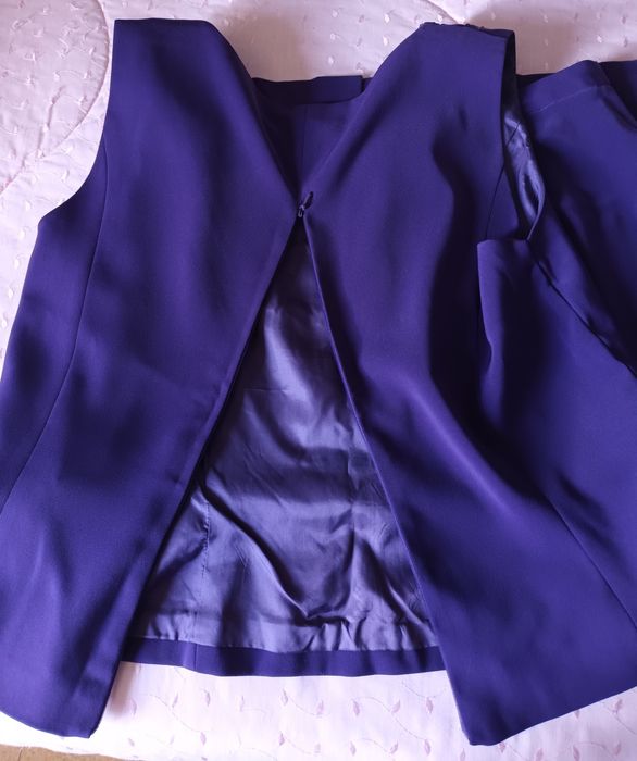 Conjunto de saia, colete e Blazer