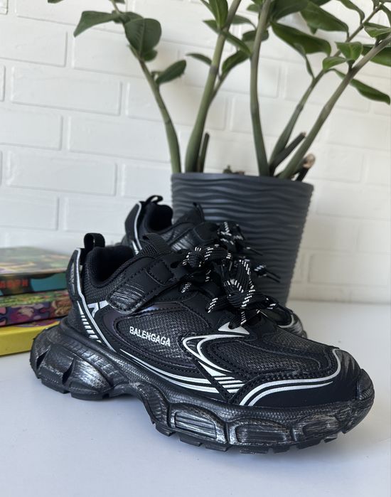 Кросівки дівчаткам стильні , легкі та зручні 34 35 36