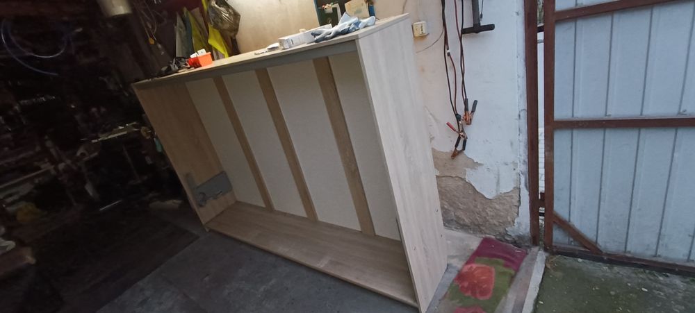 Półkotapczan, łóżko podnoszone, sypialnia chowana 242/142/42cm.