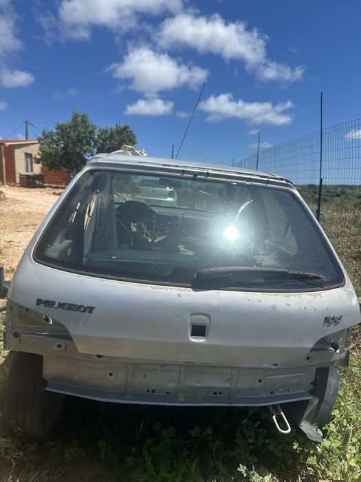 Mala peugeot 106