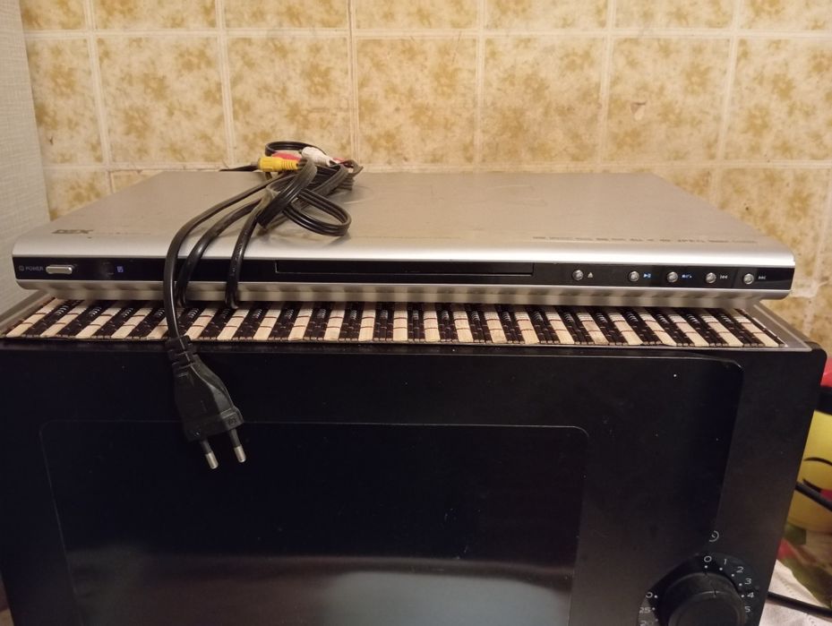 DVD дивиди плеер без пульта.