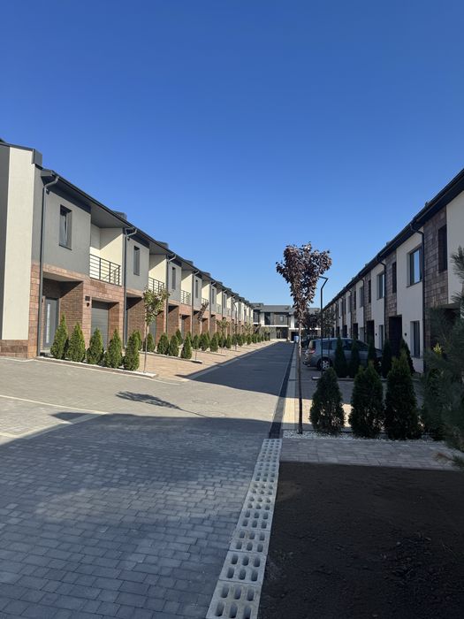 Продаж таун хауса  вул. Спортивна!