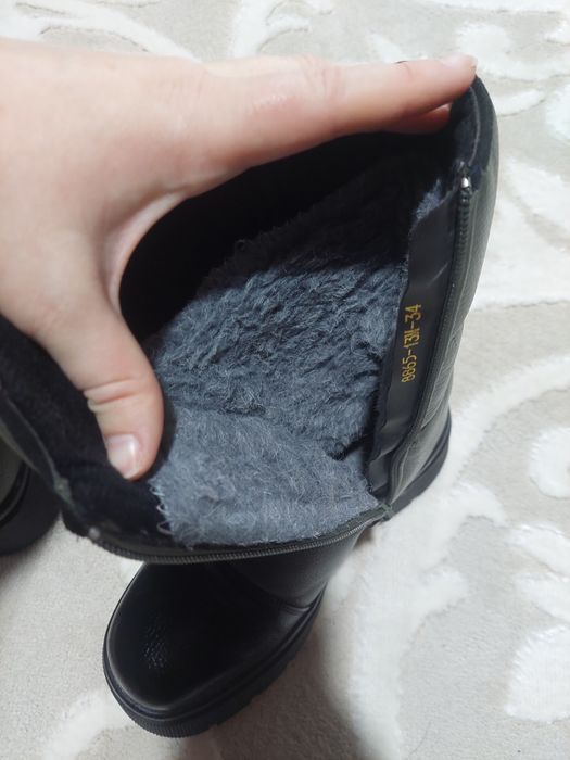 Зимові теплі сапожки в стані нових 34р.